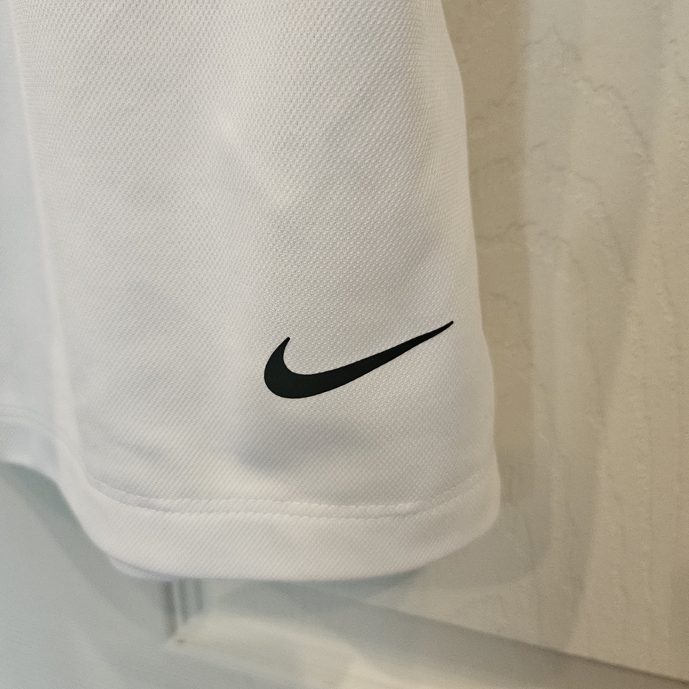 Nike Women's White Sleeveless Tank Top - Picture 4 of 8